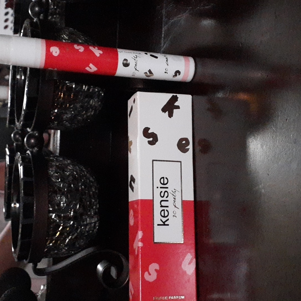 Perfume spray